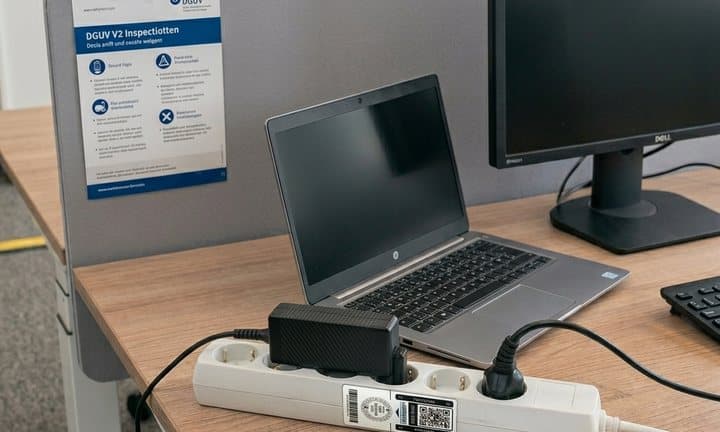 Prüfung eines elektrischen Betriebsmittels mit Messgerät