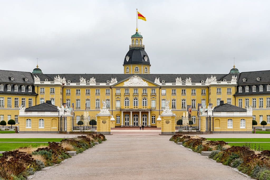 Sicherheitstechnische Betreuung in Karlsruhe: Schloss Karlsruhe mit Schlossgarten