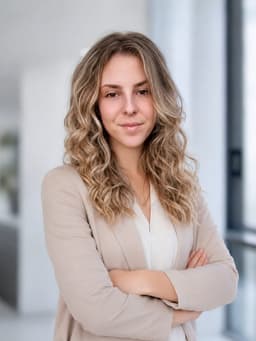 Lisa Frerk, Disponentin bei AMGEON